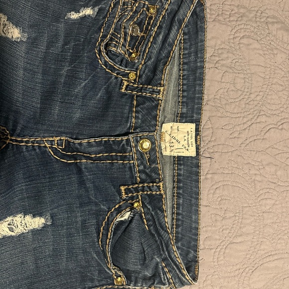 L.A. IDOL USA Distressed Capri Jeans Size 13 - Picture 3 of 4
